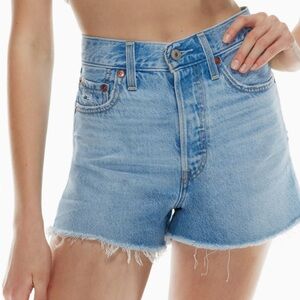 Levi’s Ribcage Shorts